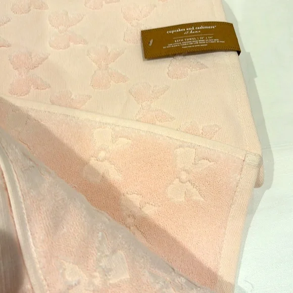 Pink Bow Bath Towel Set by Cupcakes and Cashmere - New with tags - Picture 4 of 5